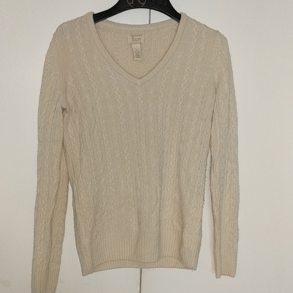 Bass & Company Cream Cable Knit Sweater